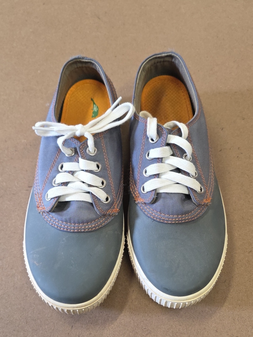 Cougar Women's Gray Sneakers with White Laces and Orange Insole